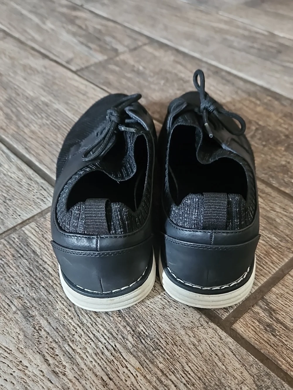 Cat & Jack Black Lace-Up Casual Shoes Big Boys Size 6